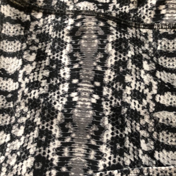 Under Armour Set - Picture 10 of 10